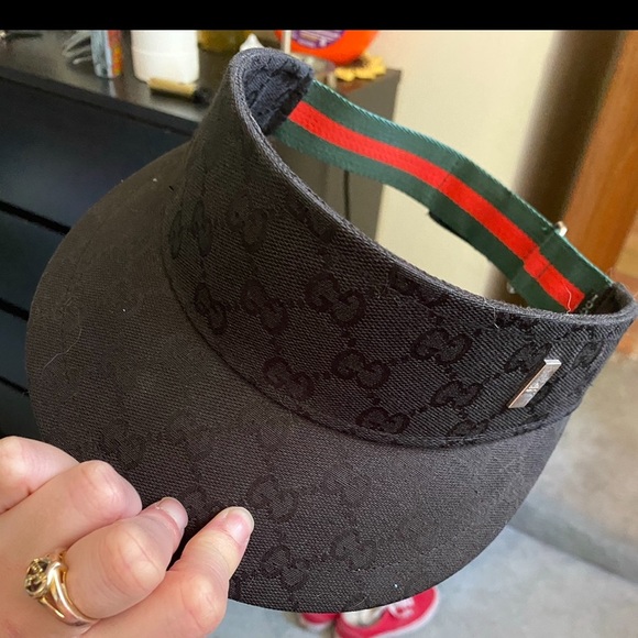 Gucci visor - Picture 1 of 3